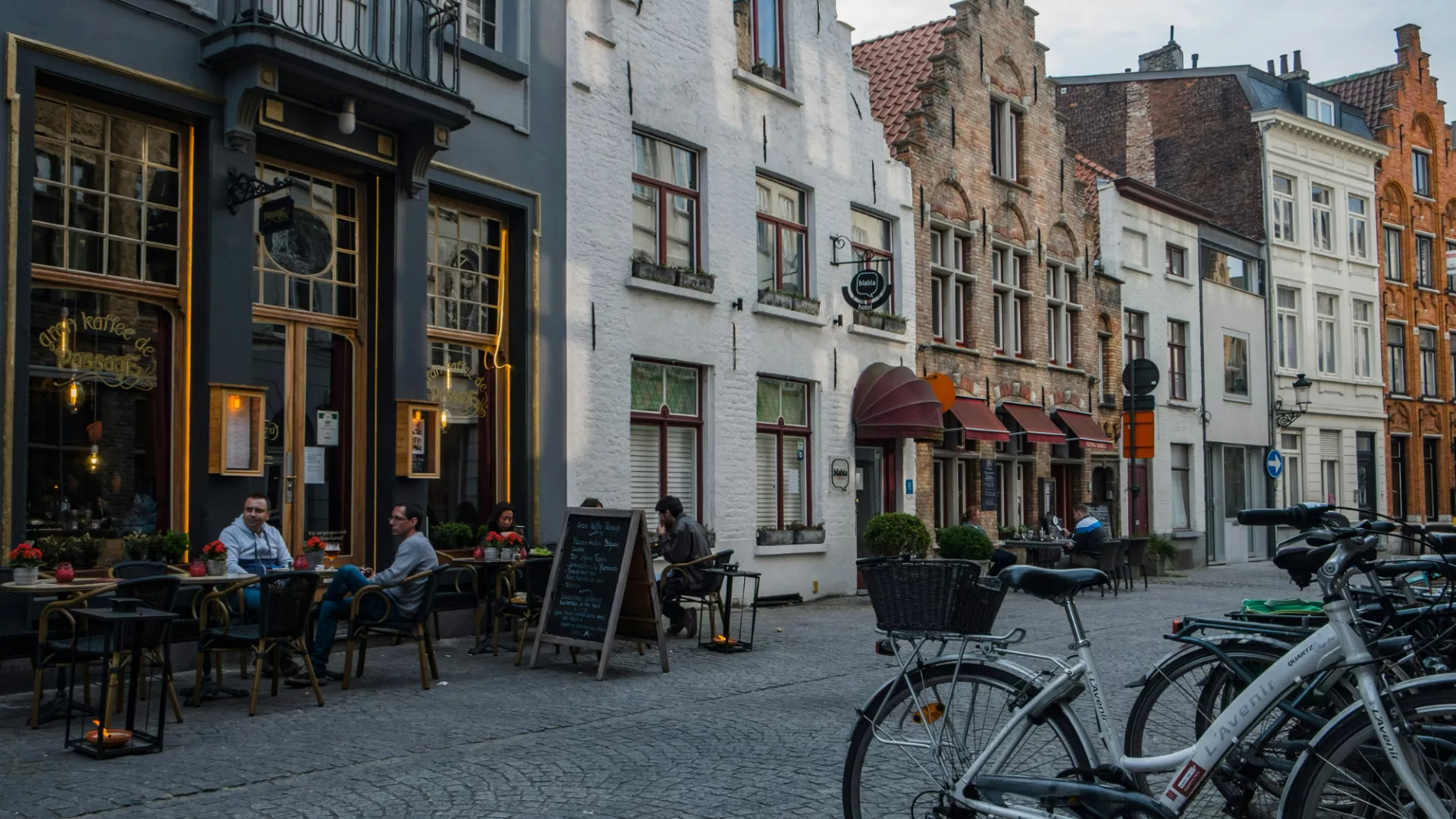Call to Respect Bruges’ Cultural Heritage: A Stop to Cobblestone Theft