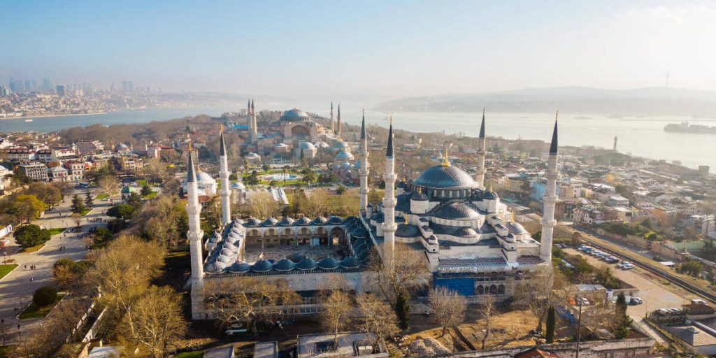 An Insightful Guide to Istanbul’s Monthly Weather for Every Traveler