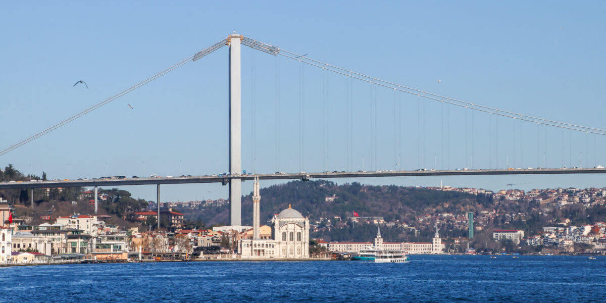 Exploring Istanbul’s August Heat: Tips for Travelers
