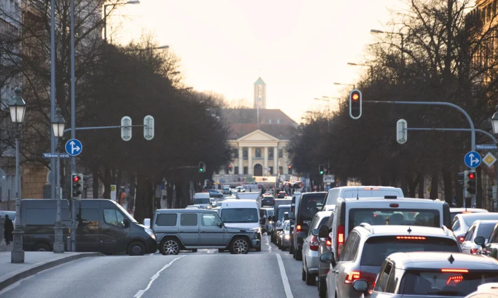Smart Strategies to Navigate Memorial Day Traffic and Enjoy Your Journey
