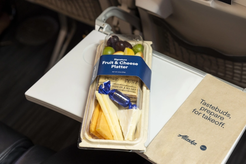 Alaska Airlines Expands Pre-Order Meal Options on Short-Haul Flights