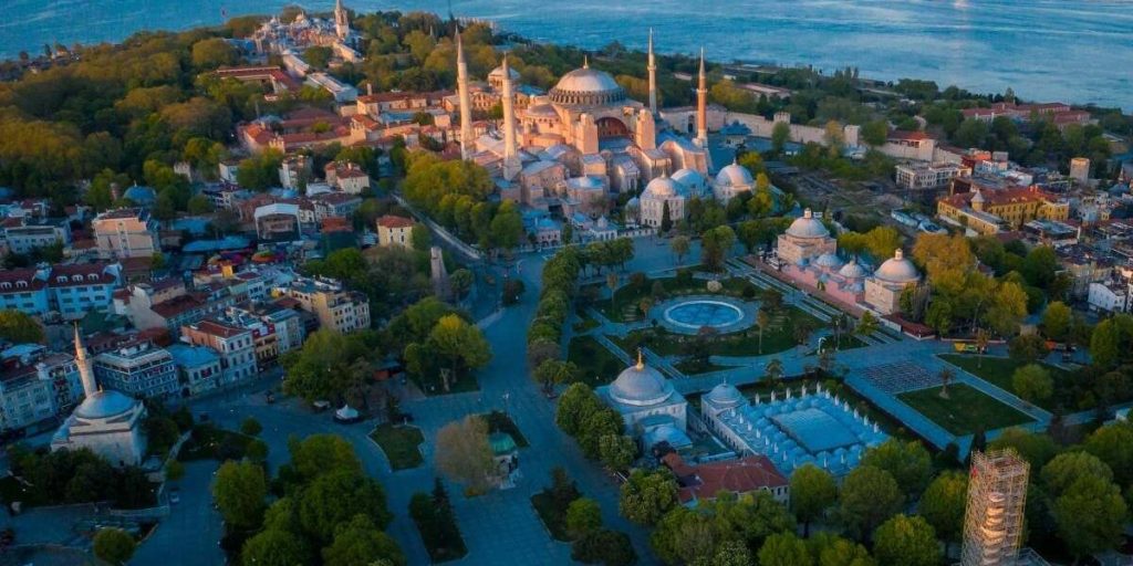 Exploring the Costs of Touring Turkey and Budgeting Tips