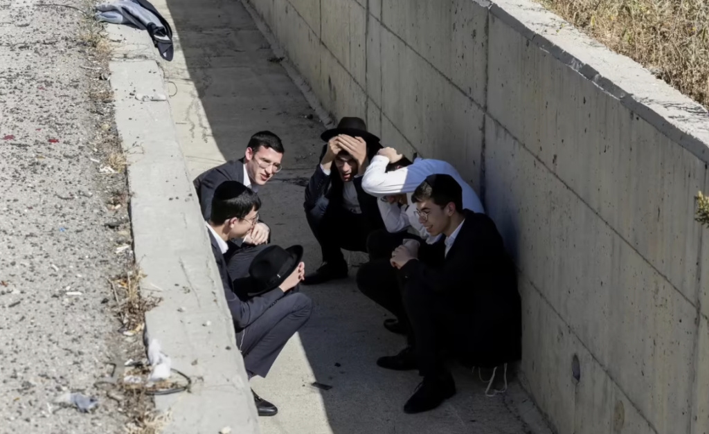 Tourists in Israel Facing Unprecedented Travel Challenges Amidst Unrest