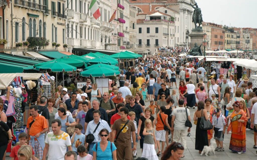 Strategies for Managing Overcrowding in Popular Tourist Areas