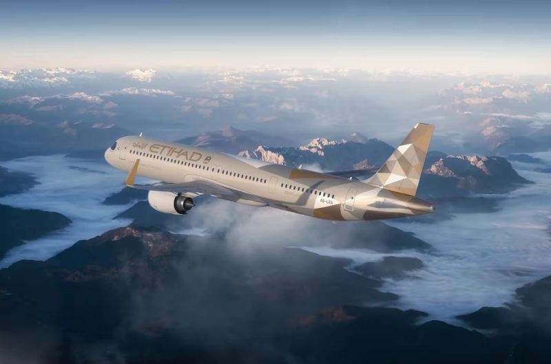 Etihad Airways Welcomes Arrival of First Airbus A321LR from AerCap