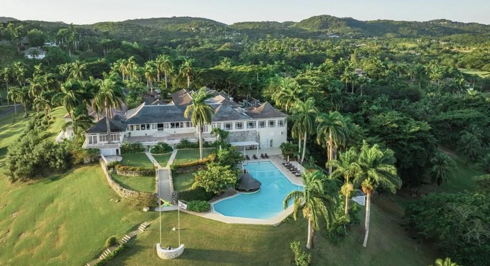 Exploring Luxury Travel Destinations and Experiences