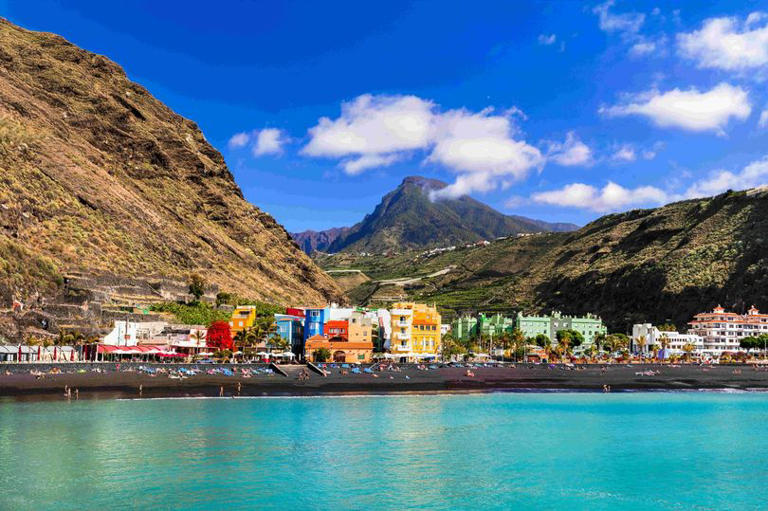 Staying Vigilant: Canary Islands Weather Alerts for British Tourists