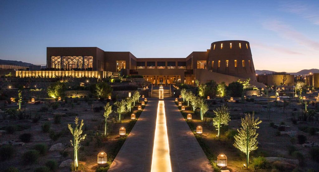 Elevating Luxury Amidst the Peaks: Insights from Anantara Al Jabal Al Akhdar