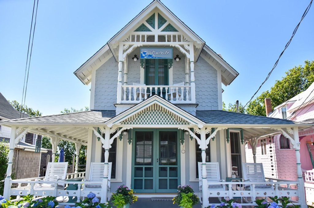 Discovering the Charm of Martha’s Vineyard: Highlights from the Cottagers’ Annual House Tour