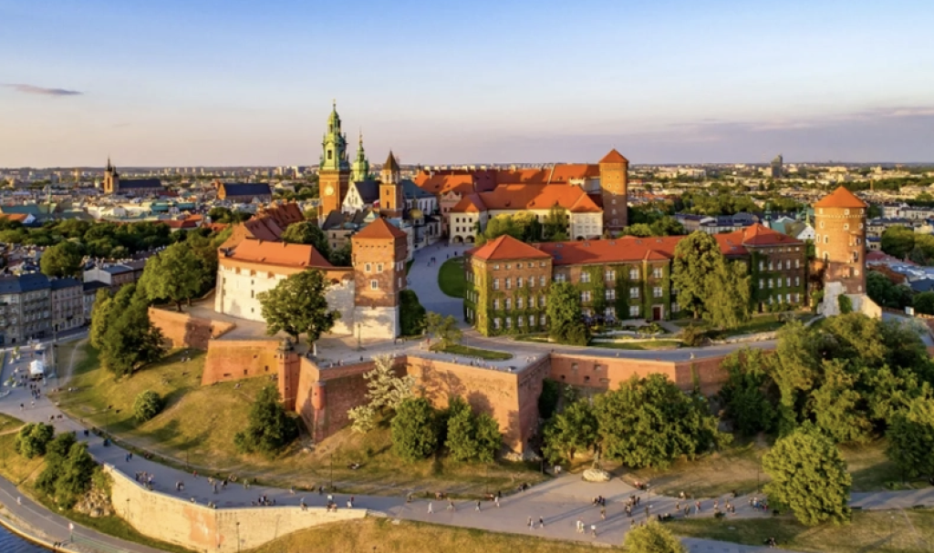 Economic Recovery in Poland Fueled by Domestic Tourism Growth