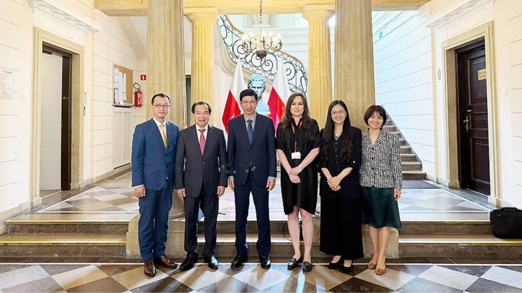 Enhancing Tourism and Sports Collaboration Between Vietnam and Poland