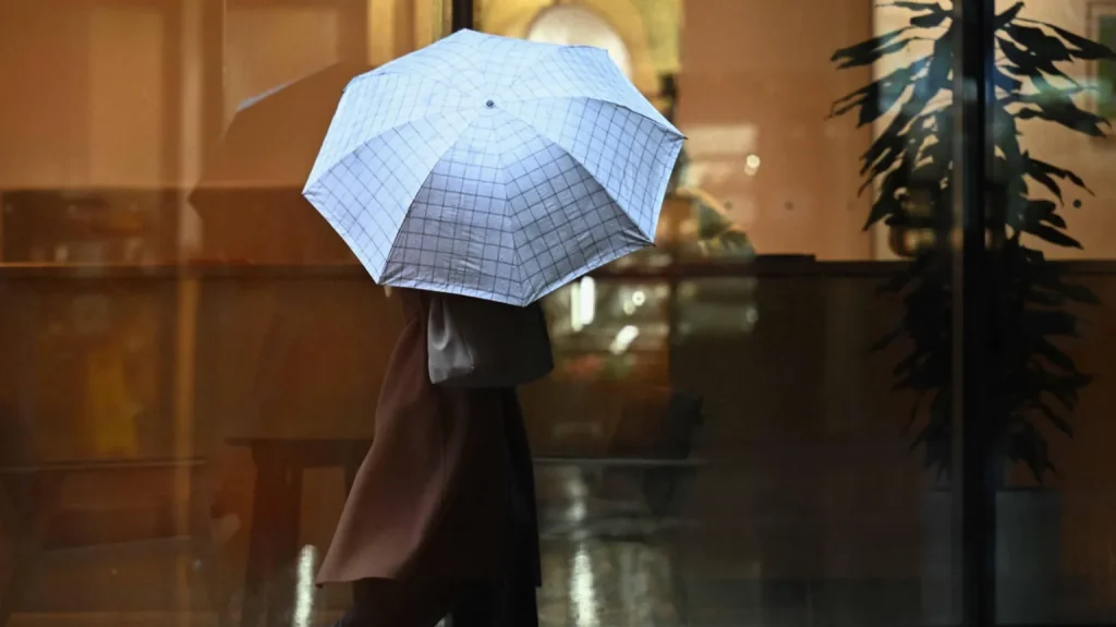 Storm Floris Causes Travel Disruptions Across the UK
