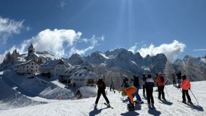 Skiers Seek Cost-Effective Options for Winter Sports Holidays