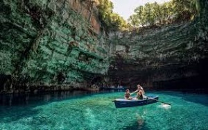 Discover Greece’s Enchanting Island Hopping Experience