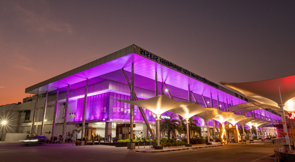 Enhancing Passenger Experience at Airports with Digital Innovations
