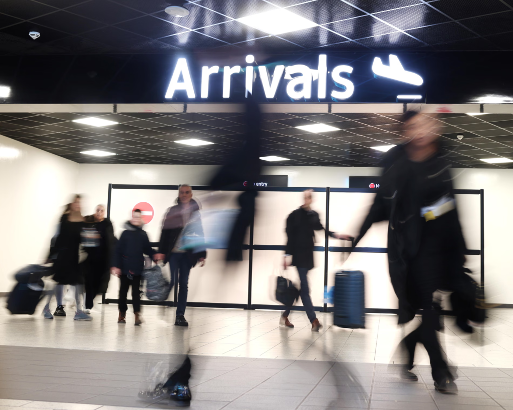 Travel Rights for EU Citizens Awaiting UK Residency Status