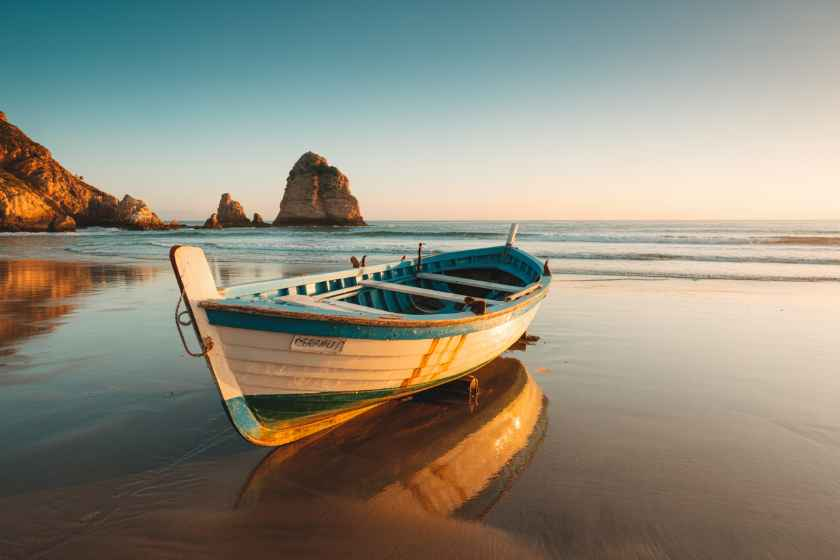 Find Your Slice of Paradise at Praia da Cova Redonda