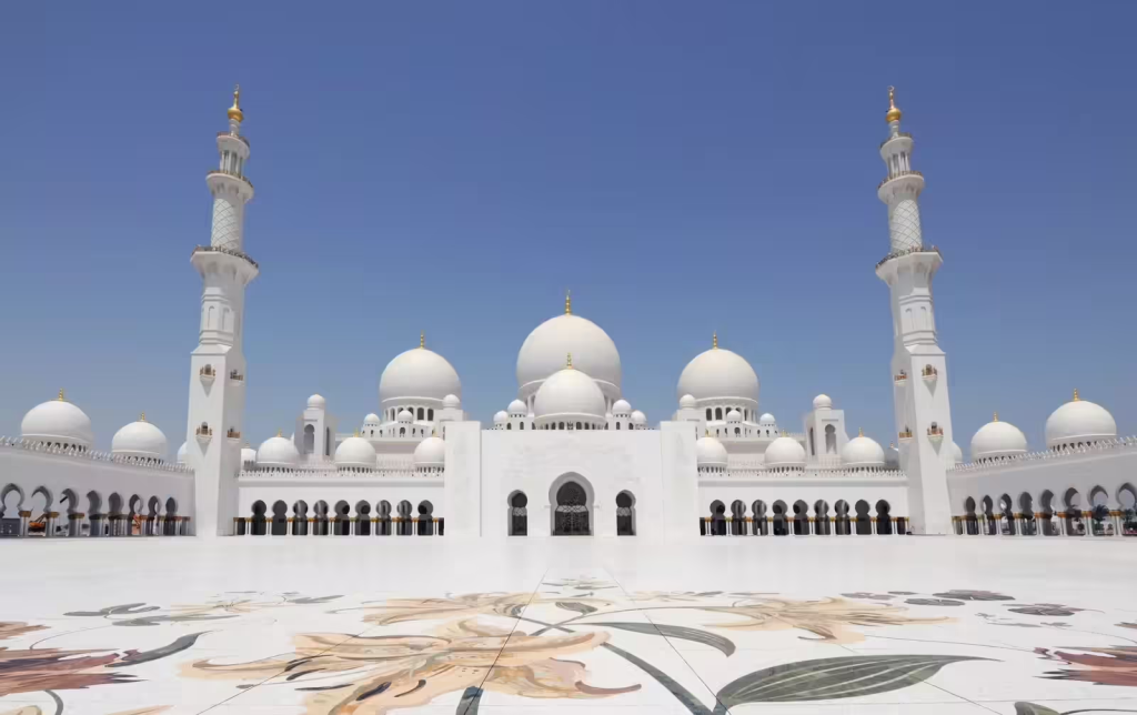 Sheikh Zayed Grand Mosque Climbs to Eighth in TripAdvisor’s 2025 Rankings