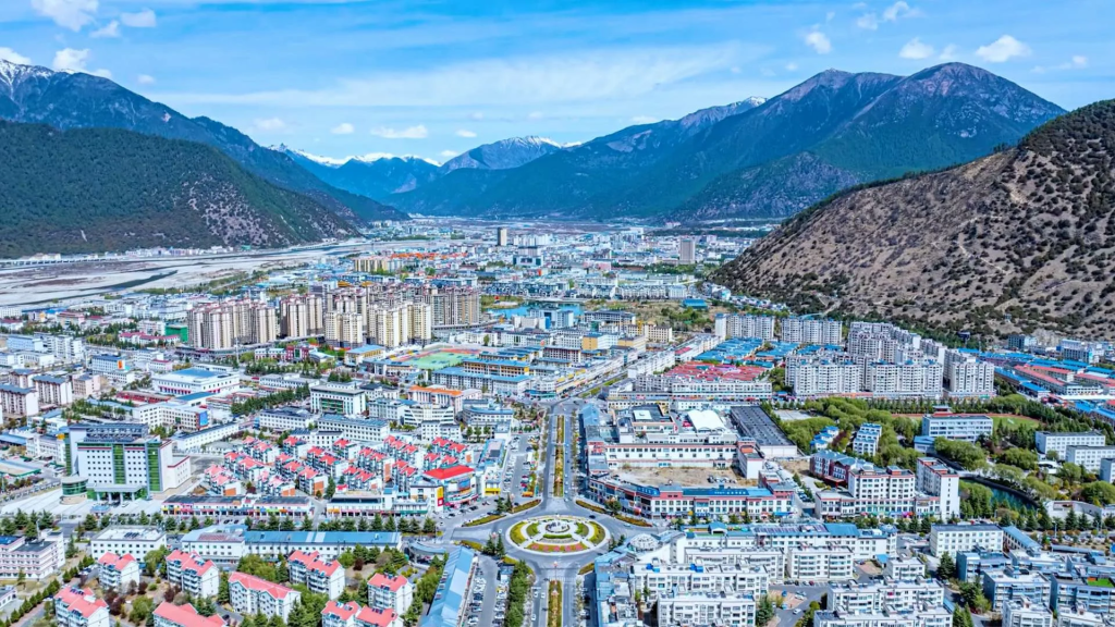The Journey of Xizang from Isolation to Modern Connectivity