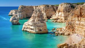 Revealing Europe’s Most Beloved Beaches Chosen by Travel Experts: Spotlight on Praia da Marinha