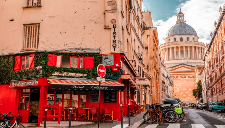 Uncover the Best 12 Free Ways to Enjoy Paris Like a Local