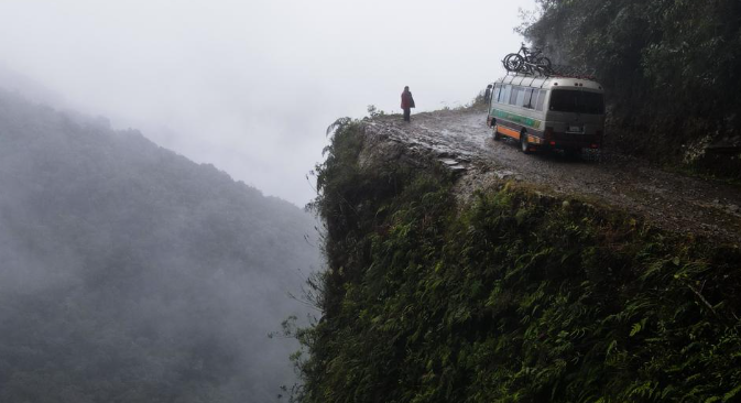 Essential Road Travel Safety Tips and Risks for Study Abroad Students