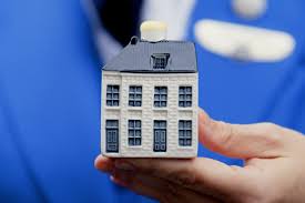 KLM Commemorates 106 Years with a New Delft Blue House Celebrating Historic Transatlantic Roots