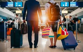 Understanding the Contrast Between Tourists and Travelers for a Smoother Journey