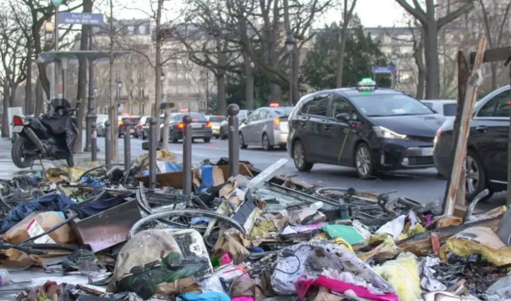 Five Tourist Cities Struggling with Cleanliness in 2025 and How It Affects Travelers