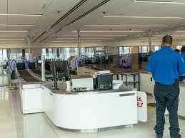 LaGuardia TSA Tip Box Draws Criticism Despite Traveler Sympathy Amid Shutdown