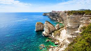 Exploring France Solo: Top Activities and Destinations for Independent Travelers