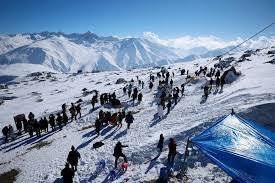 Kashmir’s Winter Charm Returns with Fresh Snowfall Driving Tourist Arrivals