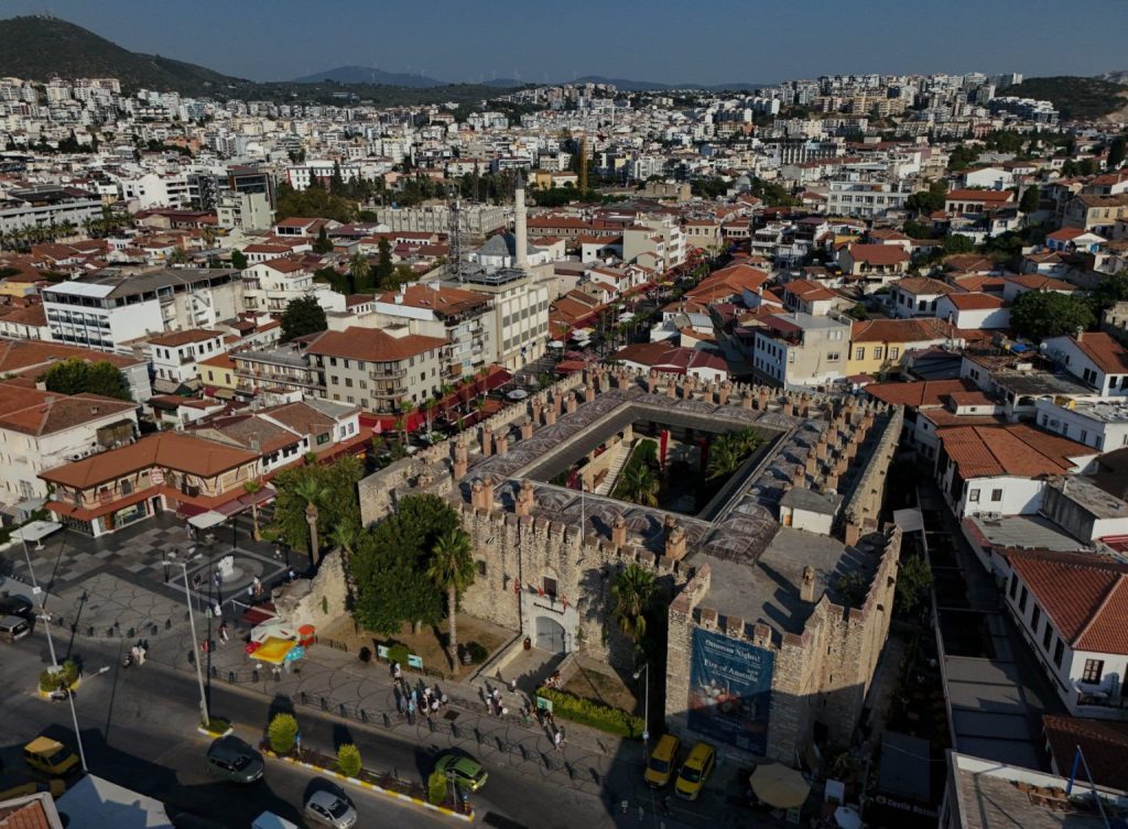 How Caravanserais Shaped Overland Trade Logistics and Their Echoes in Modern Transfers