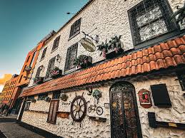 Guinness and Beckett: Time, Memory and an Embassy Night That Shifted Plans